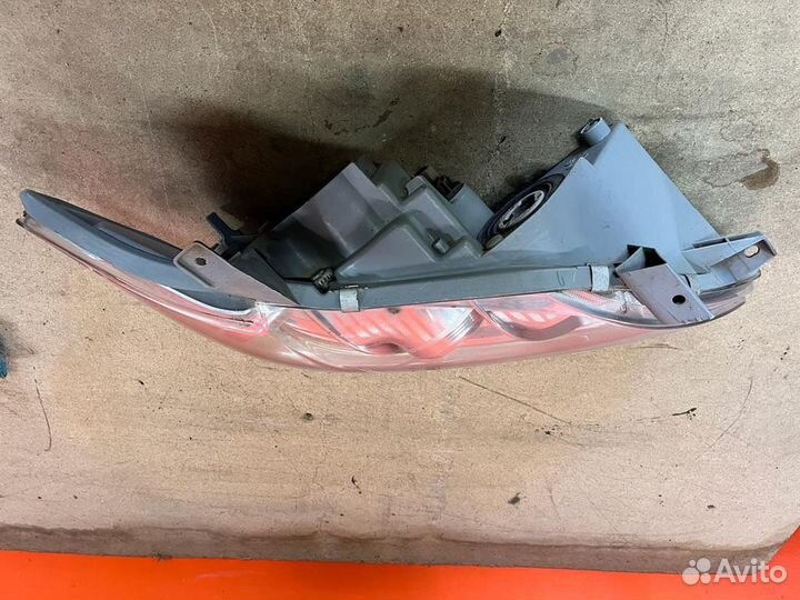 Фара правая передняя Toyota Camry v40