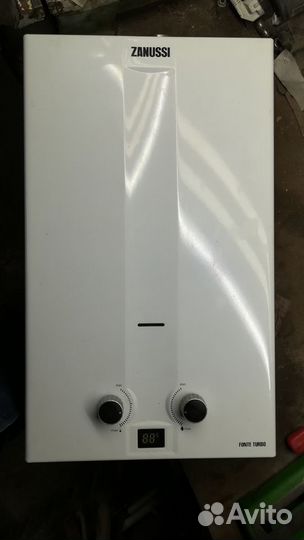 Газовый проточный водонагреватель колонка zanussi
