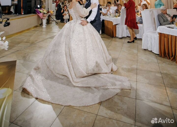 Свадебное платье