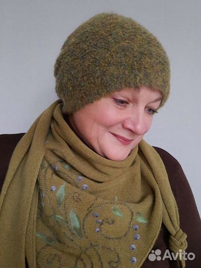 Вязанный комплект шапка и косынка