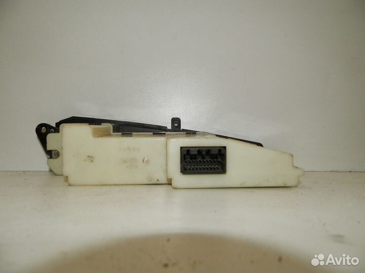 Экран Бортового компьютера T001611J0 Мазда Xedos 6