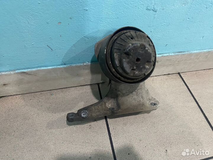 Подушка двигателя правая Mercedes-Benz W220