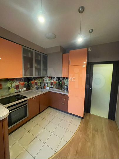 2-к. квартира, 67 м², 4/15 эт.