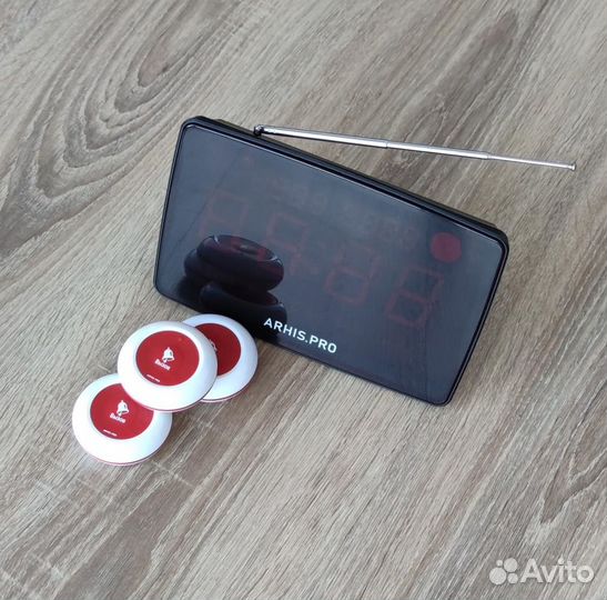 Кнпока вызова официанта и табло отображения вызова