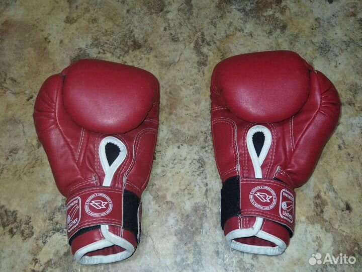 Боксерские перчатки 10