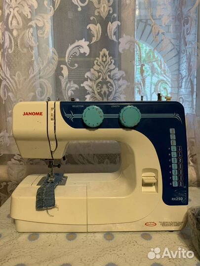 Швейная машина Janome