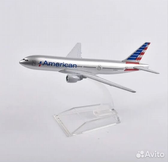 Модель самолёта Boeing 777 American Airlines