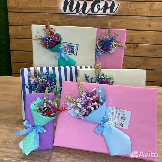 Цветы и конфеты