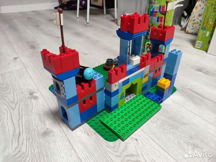 Lego duplo Королевская крепость 10577