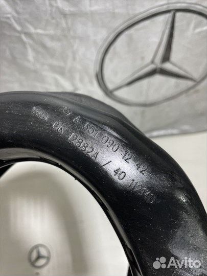 Патрубок воздушного фильтра Мерседес x204 Glk 651