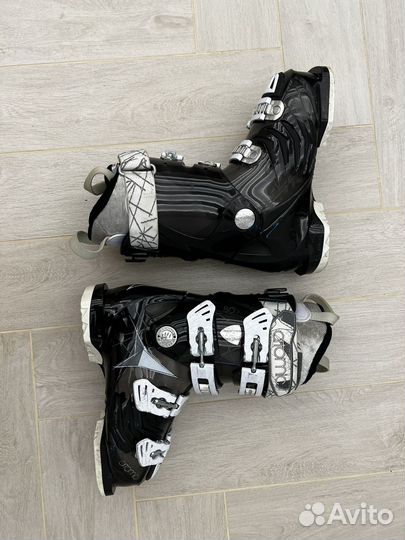 Горнолыжные ботинки женские 23.5 (37 рус)