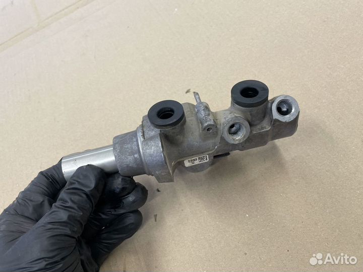 Главный тормозной цилиндр Фольцваген Тигуан 1