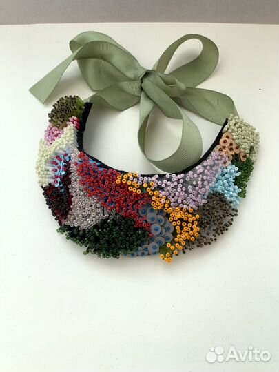 Украшение на шею из бисера. Новое