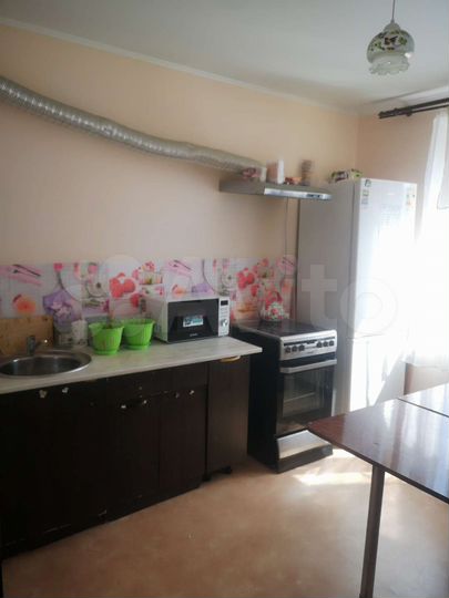 2-к. квартира, 57 м², 1/10 эт.