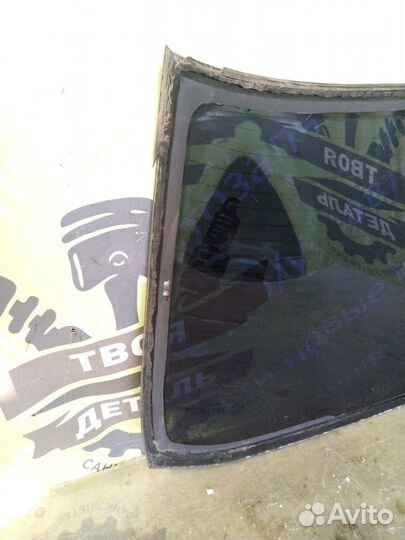 Стекло заднее Peugeot 607