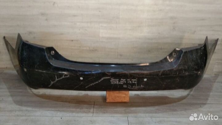 Бампер задний Toyota