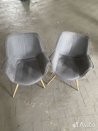 Мягкий стул кресло с подлокотниками