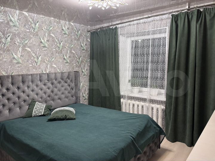 3-к. квартира, 81,5 м², 1/4 эт.