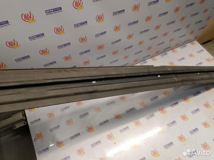 Рейлинг продольный правый правый Hummer H3