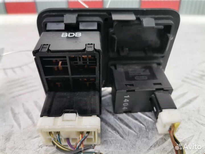 Кнопка (выключатель) Nissan Almera N16 рест. 2004