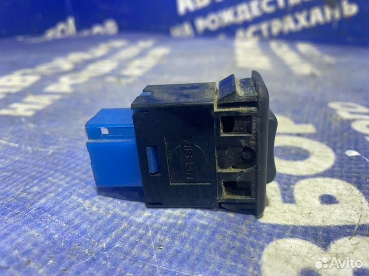 Кнопка обогрева сидений Nissan Almera N16 седан