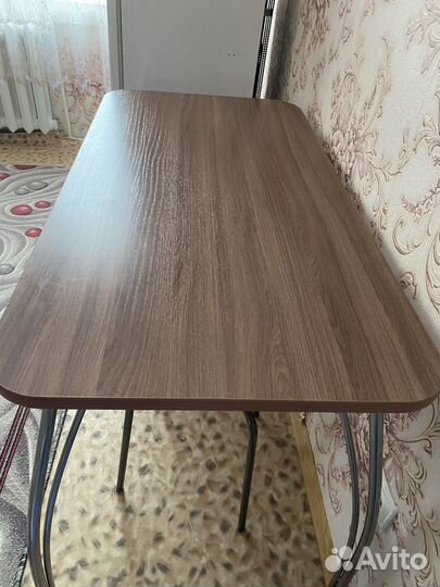 Кухонный стол