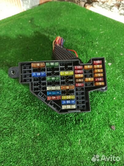 Блок предохранителей салонный Volkswagen Passat B6