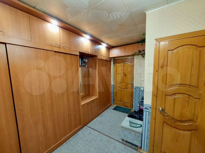 2-к. квартира, 54 м², 3/3 эт.