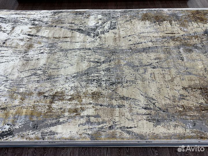 Ковер новый 2*4 современный