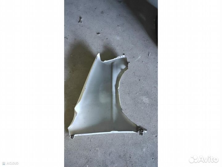 Крыло на honda step wagon RF1