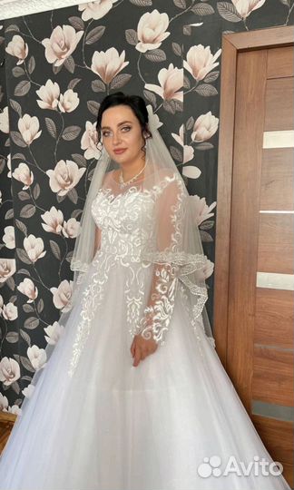 Свадебное платье