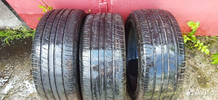 Royal Black Royal Performance 225/45 R17