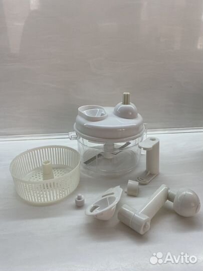 Измельчитель. Ручной кухонный комбайн