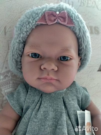 Бэби с серым конвертом пупс Paola Reina