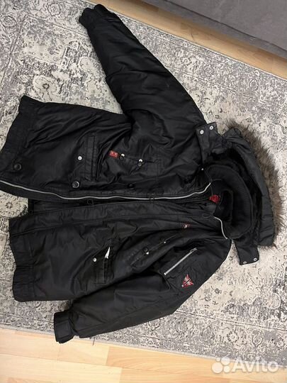 Куртка guess с мехом