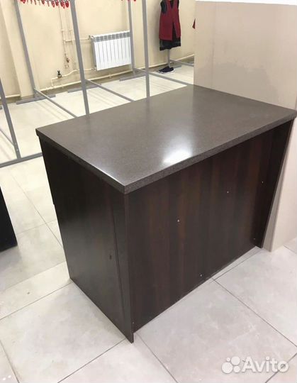 Ресепшн для клиники из искусственного камня