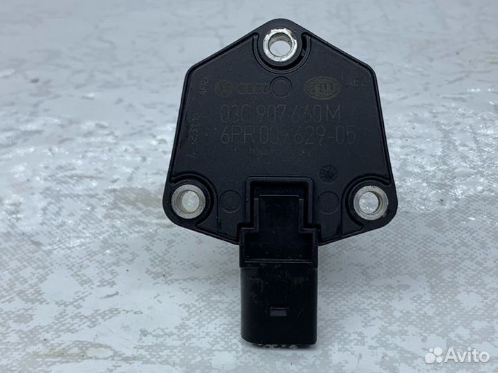 Датчик уровня масла Volkswagen Amarok 2.0 TDI