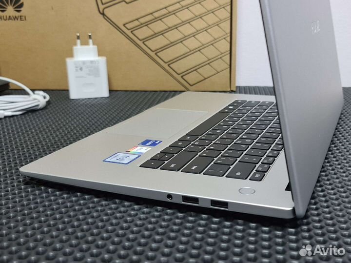 Ноутбук Huawei D15 Core i3