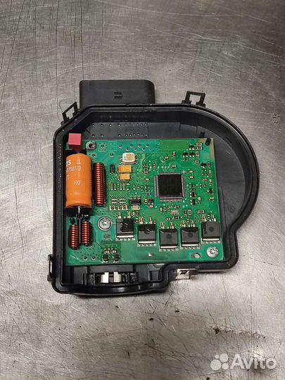 Плата стеклоочистителя прав.руль VW Туарег Каен