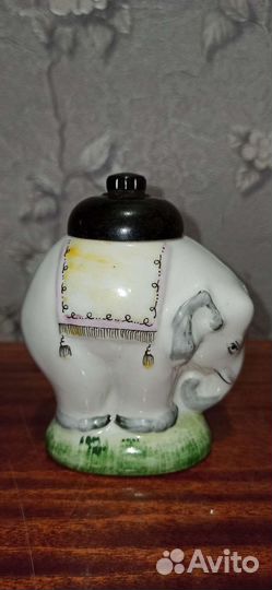 Статуэтки фарфоровые