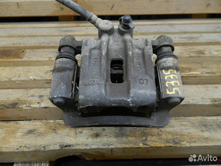 Суппорт тормозной задний правый 2009 582301H300