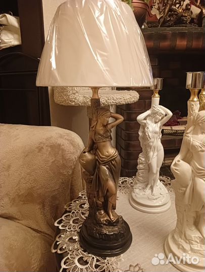 Статуэтка - светильник