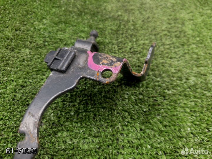 Кронштейн Audi Allroad A6 C5