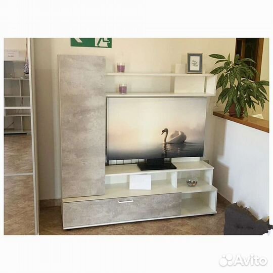 Новая тумба под телевизор, стенка 1,5 м