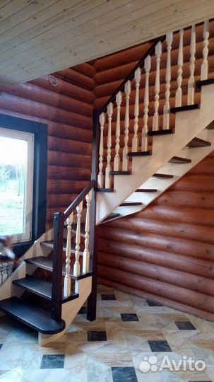 Лестница на второй этаж в дом