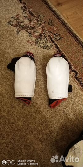 Хоккейный шлем+защита голени и локтей