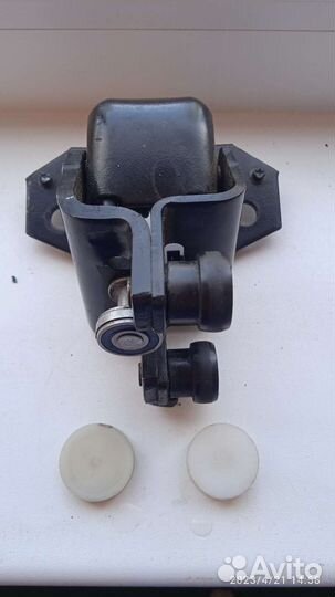 Ролик средний задней двери пежо партнёр 2013