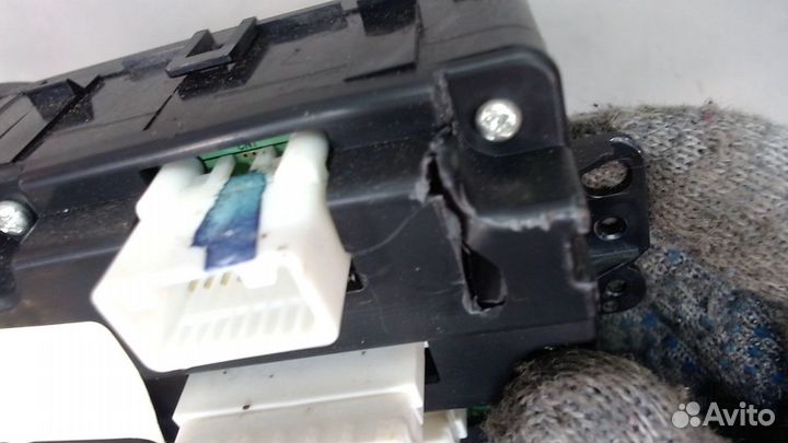 Панель управления магнитолой Infiniti QX56, 2008