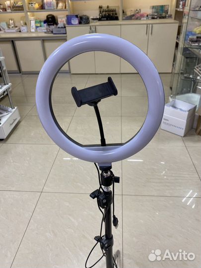 Кольцевая LED лампа со штативом