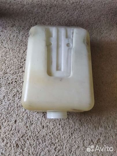 Бачок омывателя с моторчиком на Волгу